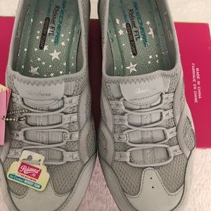 Skechers Relaxed Fit Size 10 NWT